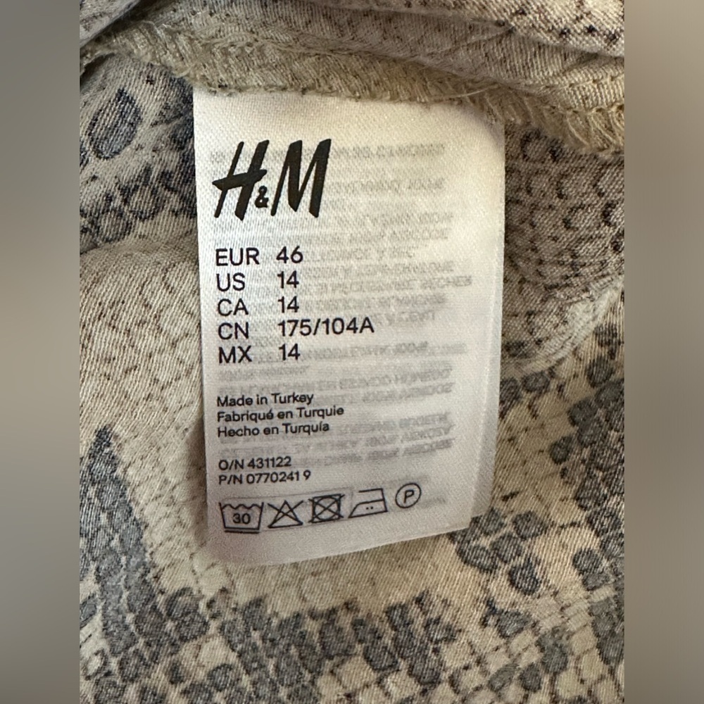 H&M Maxi Dress in Cream and Gray πππ - Picture 2 of 13